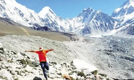 Phạm Duy Cường “bay nhảy” trên nóc nhà thế giới.