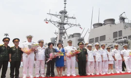 Chụp ảnh lưu niệm