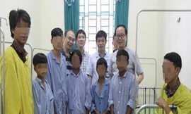 Ba anh em ruột đồng thời mang 2 bộ phận sinh dục