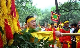 Cướp lộc ở hội Gióng là “cướp có văn hóa”. 