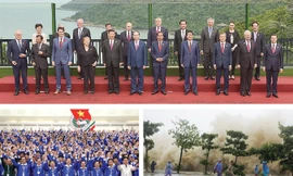 Từ trên xuống, từ trái qua phải: Các nhà lãnh đạo kinh tế APEC chụp ảnh chung tại APEC 2017. Đại hội Đoàn toàn quốc lần thứ XI với nhiều đổi mới. Lịch sử chưa từng có 16 cơn bão đổ bộ vào biển Đông trong một năm như năm 2017. Ảnh: Hồng Vĩnh - CTV.