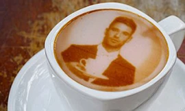Mốt in ảnh lên cà phê trong tách