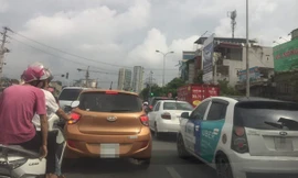 Uber và Grab đang là một trong những “mánh khoé” để tồn tại, kiếm lời của các HTX vận tải.