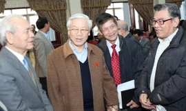 Tổng Bí thư trao đổi với các cử tri Hà Nội ngày 6/12.