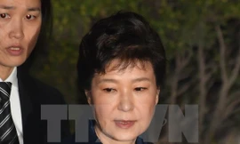 Cựu Tổng thống Hàn Quốc Park Geun-hye sau phiên thẩm vấn tại Tòa án Quận Trung ương Seoul. (Nguồn: AFP/TTXVN)