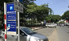 Vì sao phí đỗ ô tô ở TPHCM thất thoát đến 60%?
