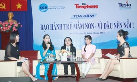 Các đại biểu tại buổi tọa đàm.