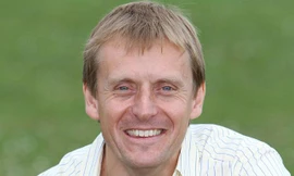 Ông Simon Watson được coi là người hiến tinh trùng nhiều nhất nước Anh. Ảnh: Daily Mail.