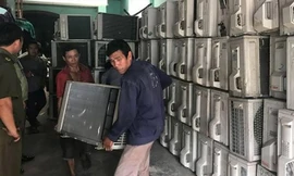 Cơ quan chức năng phát hiện nhiều “ổ” hàng điện máy nhập lậu trên địa bàn TPHCM.