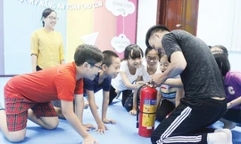 Người Hà Nội vận động nhau cho con đi học kỹ năng sinh tồn