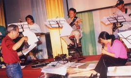 Nguyễn Ánh 9 tập chương trình và biểu diễn tại phòng trà ATB của ca sĩ Ánh Tuyết. Ảnh: Tư liệu.