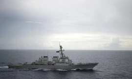 Tàu khu trục Mỹ USS Decatur ở Biển Đông. Ảnh: USNI.