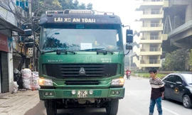 Có hay không việc 'chống lưng' xe quá tải?