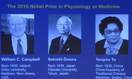 Ba nhà khoa học giành giải Nobel Y học năm 2015. Ảnh: Guardiana.
