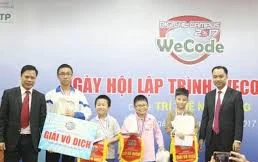 Đoàn Việt Nam vô địch cuộc thi lập trình Wecode 2017