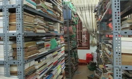 Hiện tại, anh đang sở hữu 15.000 cuốn sách cũ với các thể loại phong phú.