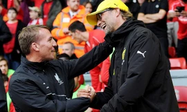 HLV Brendan Rodgers (trái) ra đi để nhường chỗ cho HLV Jurgen Klopp? Ảnh: GETTY IMAGES.