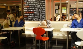 Nhà hàng McDonald thành nơi ngủ đêm