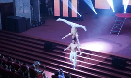 Anh em Quốc Cơ-Quốc Nghiệp chinh phục khán giả với “Sức mạnh đôi tay”. Ảnh: Nguyên Khánh.