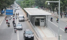 Nhà chờ xe buýt nhanh BRT ở Hà Nội.