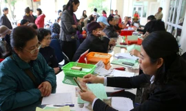 Tăng tuổi hưu có thể đẩy sức ép chi trả lương từ Quỹ Bảo hiểm Xã hội sang quỹ lương của ngân sách nhà nước. Ảnh: Như Ý.