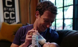 'Cha đẻ' facebook cho con bú gây sốt