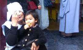 Vụ xe Camry 'điên' ở Long Biên: Gánh nặng đè vai 2 người phụ nữ