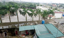 Bến xe Yên Sở chỉ cách nút giao Pháp Vân - vành đai 3 khoảng 1km, lọt giữa khu đô thị. Ảnh: Phạm Thanh.