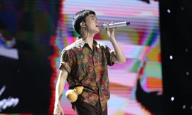 Bùi Công Nam chỉ khai thác những khía cạnh lãng mạn nhất của Chí Phèo để đưa vào bài hát. Ảnh: Windy.