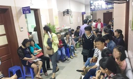 Hằng ngày, hằng trăm cặp vợ chồng bị hiếm muộn tìm đến các bệnh viện điều trị chỉ mong có một mụn con.