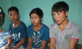 Hồ Văn Băng, Hồ Văn Điếu và Hồ Văn Đồi được công an xã Bình Lâm giải cứu ngày 4/9.