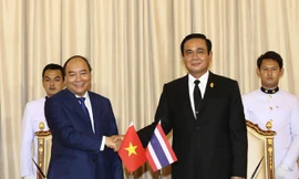Thủ tướng Nguyễn Xuân Phúc và Thủ tướng Prayuth Chan-o-cha. Ảnh: TTXVN.