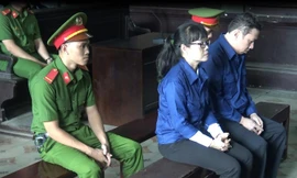 Huỳnh Thị Huyền Như và Võ Anh Tuấn tại phiên tòa chiều qua. Ảnh: Tân Châu.