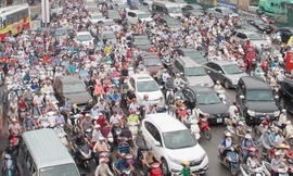 Hạn chế phương tiện cá nhân là nội dung quan trọng được thảo luận tại kỳ họp này. Ảnh: Trọng Đảng.