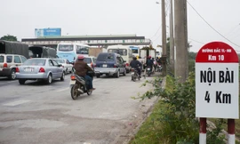 Sau 3 năm Bộ GTVT chỉ đạo di dời, trạm thu phí Bắc Thăng Long - Nội Bài vẫn tồn tại.