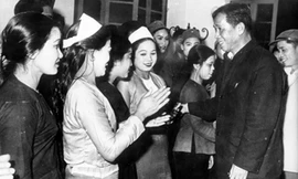 Tổng Bí thư Lê Duẩn tại Hòa Bình (ảnh tư liệu).