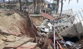 Sạt lở nghiêm trọng ở bãi tắm Sao Biển 1, Đà Nẵng.