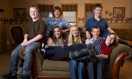 Anh chị em sinh 7 kỷ niệm sinh nhật thứ 17