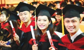 Những cử nhân trẻ tài năng liệu họ có mặt trong bộ máy nhà nước?