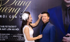 NSƯT Đăng Dương và vợ (cũng là ca sĩ nhưng đã lui về làm hậu phương cho chồng). Ảnh: Minh Tâm.