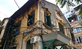 Nhà cũ, cổ chờ sập, chính quyền bế tắc