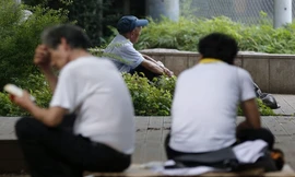 Người Việt ít hạnh phúc hơn xưa