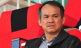 Khi bóng đá thành 'con tin'