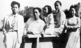 Gia đình nhà thơ Nguyễn Bính. Ảnh: TL gia đình.