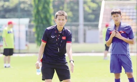 HLV Hoàng Anh Tuấn nhận được sự ủng hộ của bầu Hiển cho vị trí. thuyền trưởng ĐTQG Ảnh: VSI.