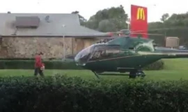 Máy bay lên thẳng đến lấy hàng