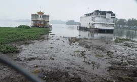 Nhà nổi, thuyền nổi Hồ Tây chây ì di dời: Nhiều thuyền vô chủ