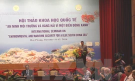 Phó Chủ tịch UBND thành phố Hải Phòng Nguyễn Xuân Bình phát biểu tại Hội thảo. (Ảnh: Minh Thu/TTXVN)