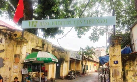 Cổng vào hãng phim truyện Việt Nam. Ảnh: Hồng Vĩnh.