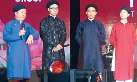 Lại tranh luận cách tân áo dài